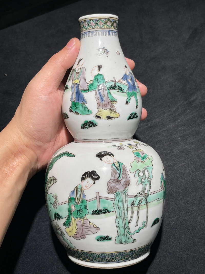 清晚期 五彩人物纹葫芦瓶一对 - 图2