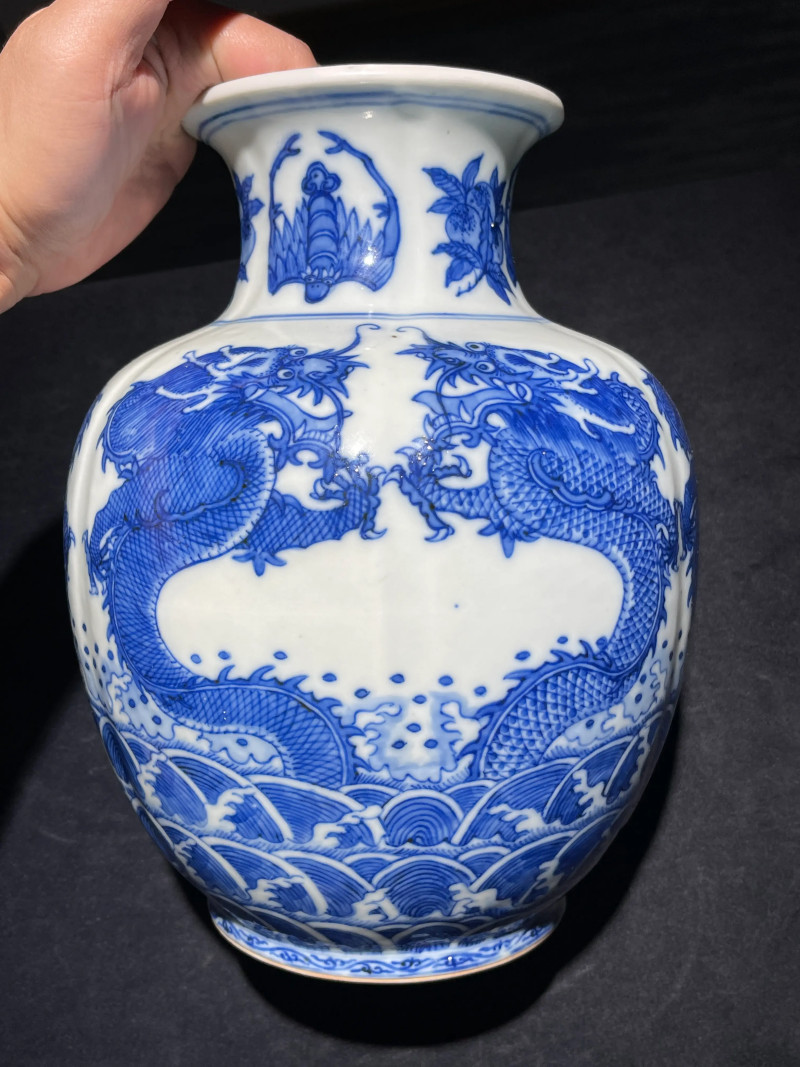 清晚期 青花海水龙纹石榴尊 - 图4
