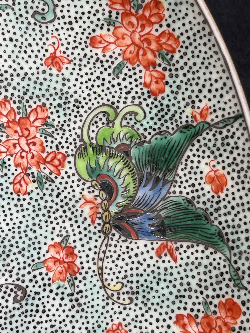 清晚期 五彩花蝶纹盘一对 - 图14