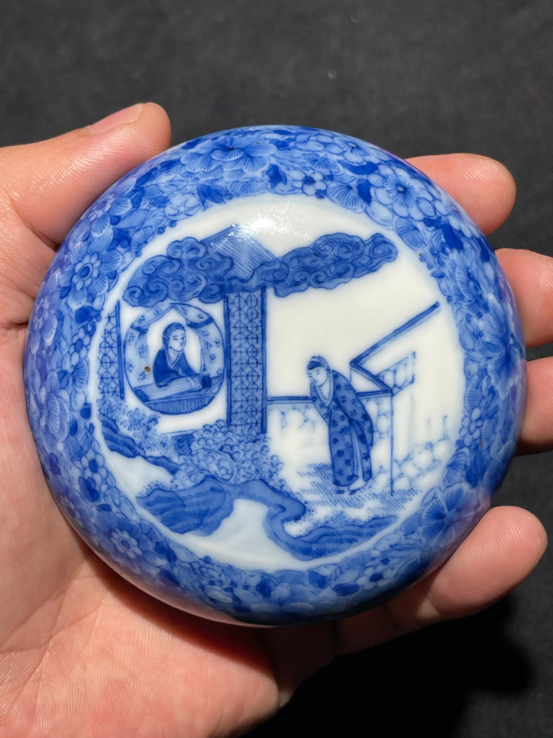 民国 青花花卉开光人物纹印盒 - 图5