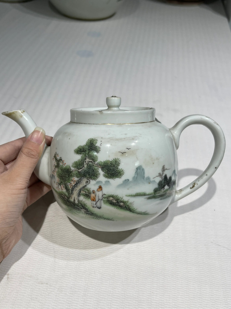 清代 粉彩茶壶一组十二件 - 图15