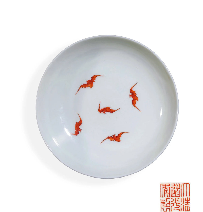 清代 粉彩花卉纹盘