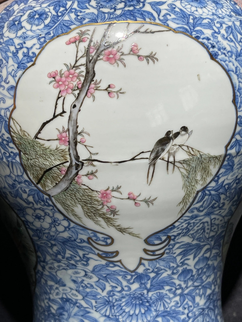 民国 青花花卉开光粉彩山水人物纹梅瓶 - 图9