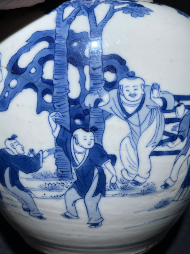 清康熙 青花四妃十六子纹罐 - 图9
