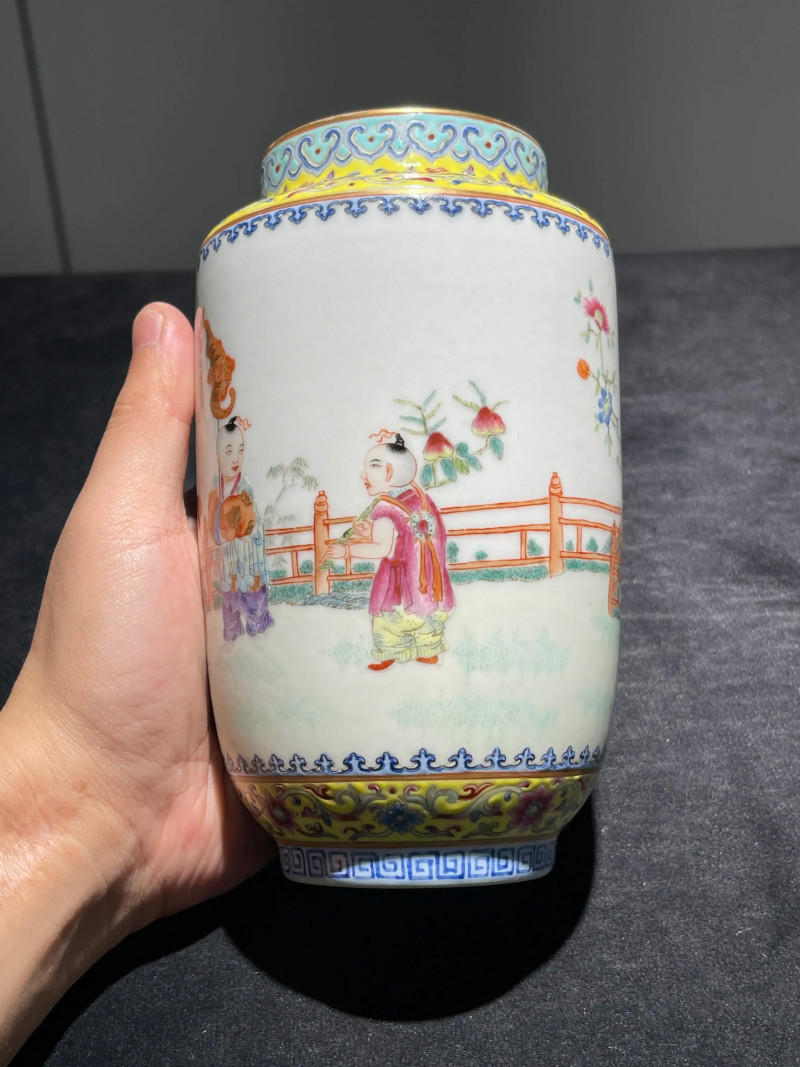 民国 粉彩婴戏纹盖瓶 - 图3