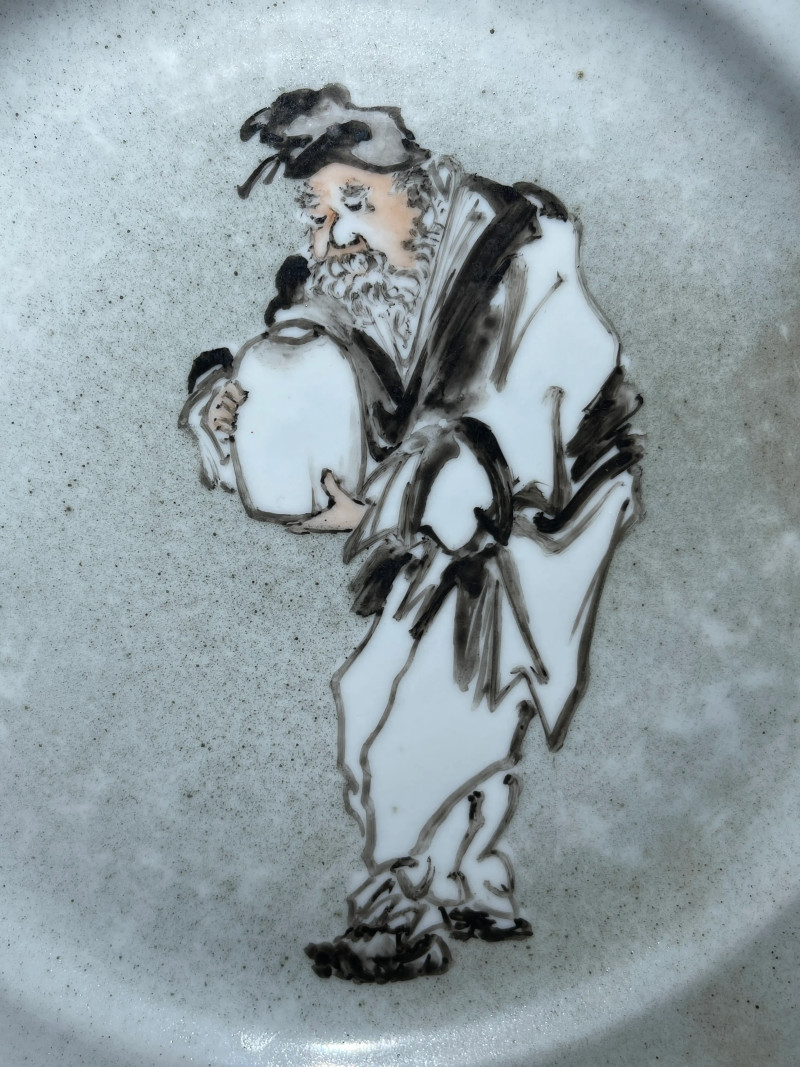 清代 黄慎风格墨彩踏雪寻梅图盘一对 - 图12