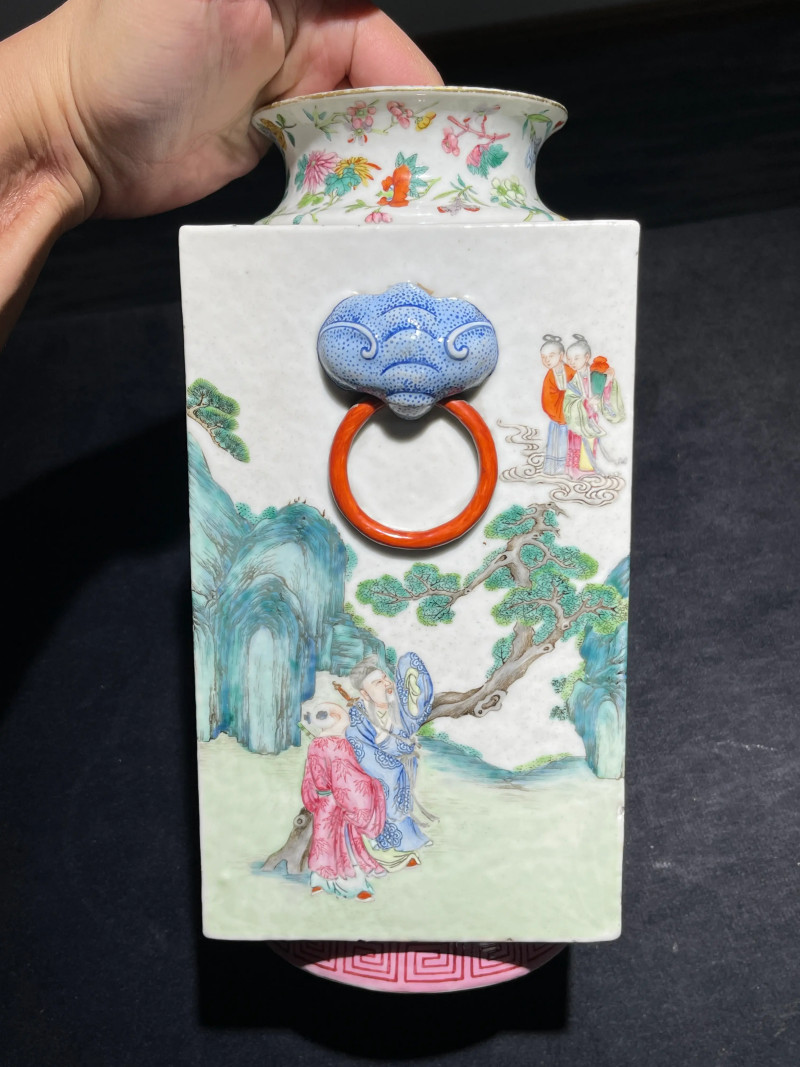 清嘉庆 粉彩群仙祝寿纹琮式瓶 - 图3