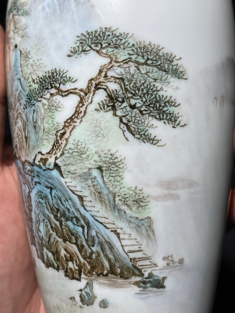 70年代 薄胎粉彩山水纹瓶一对 - 图8