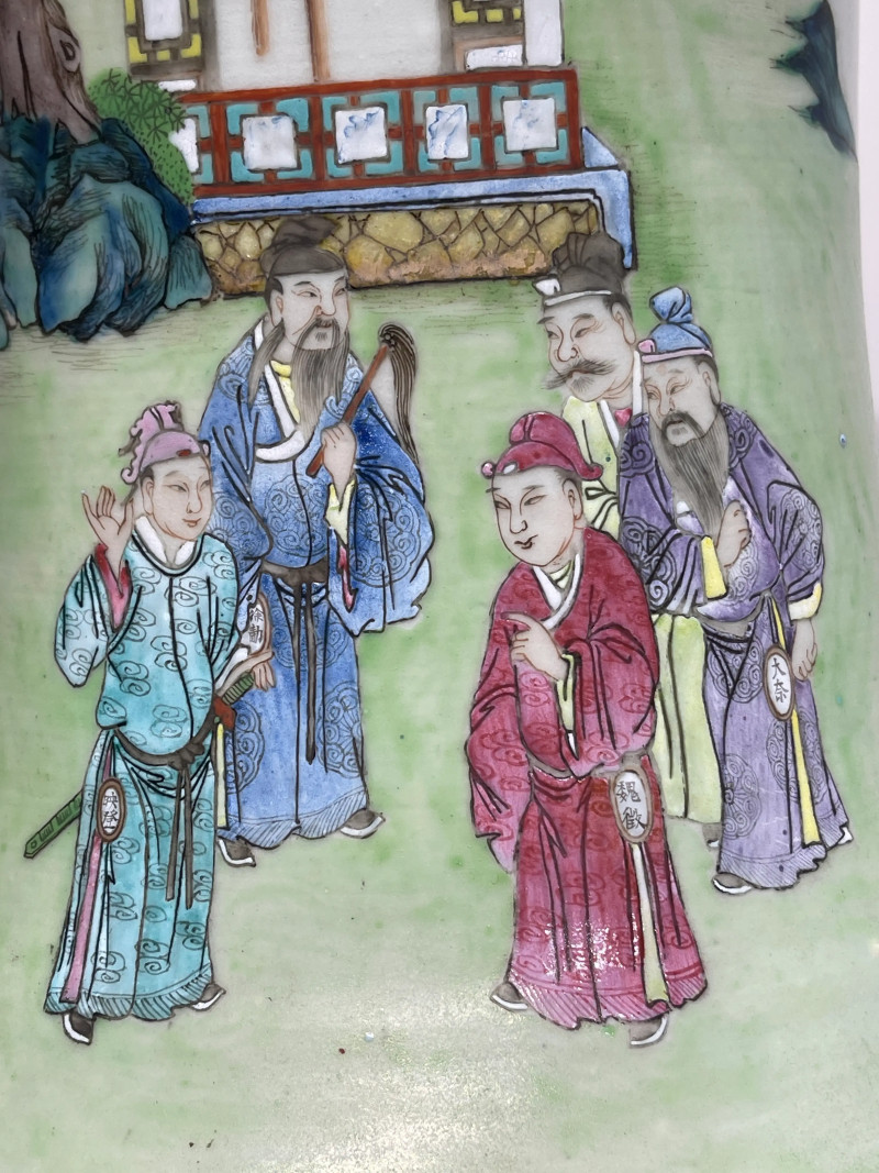 清乾隆 粉彩隋唐英雄纹大地瓶 - 图6