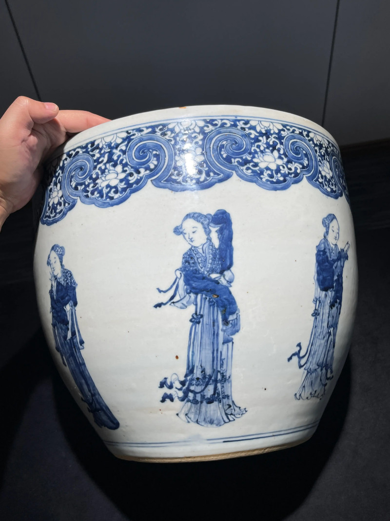 清晚期 青花人物纹卷缸 - 图2