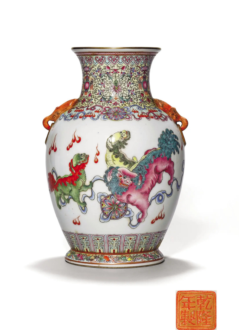 50年代 粉彩狮子绣球纹铺首尊