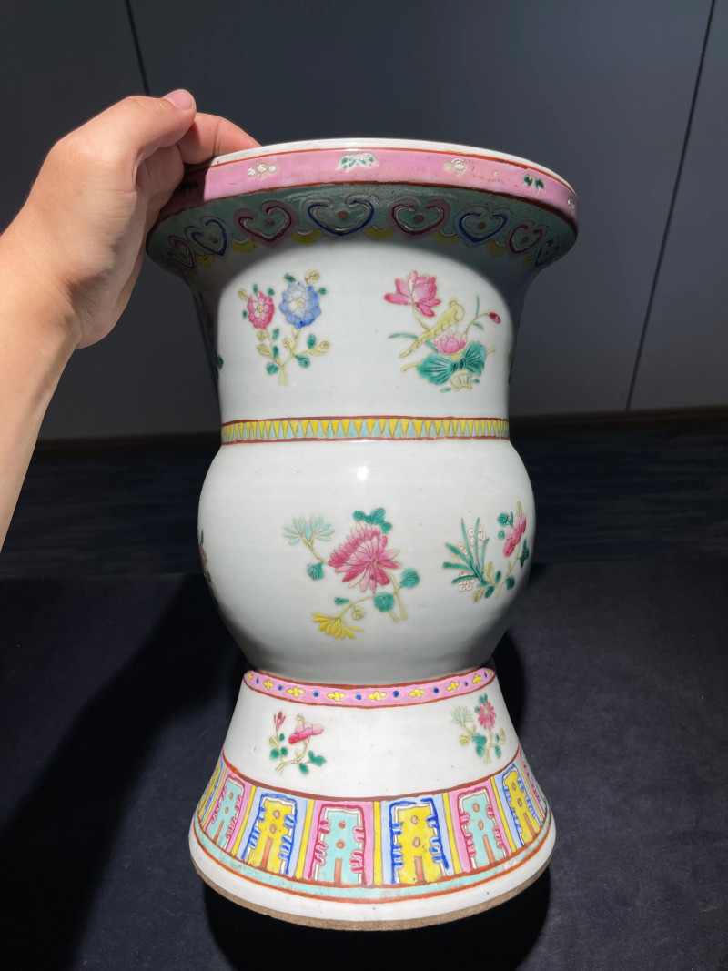 清晚期 粉彩花卉纹花觚一对 - 图12