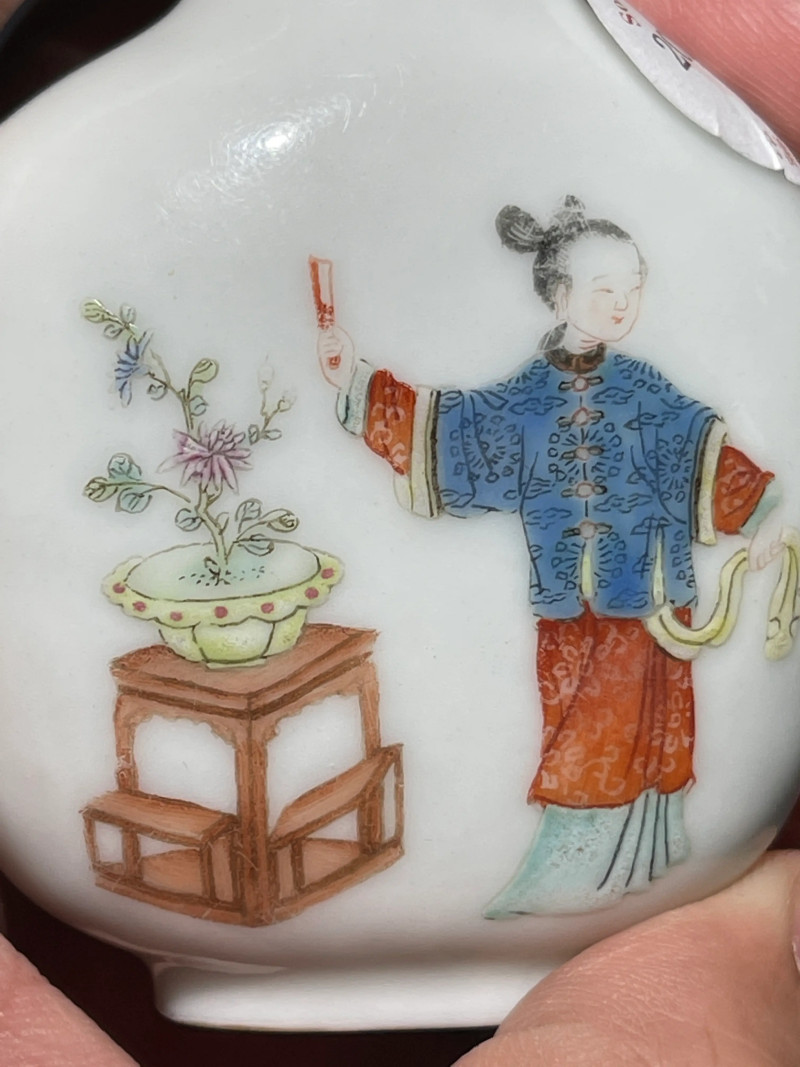 清道光 粉彩人物故事纹鼻烟壶 - 图7