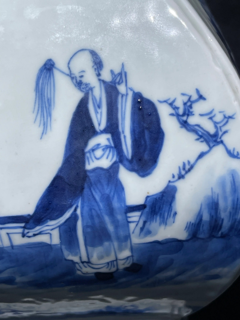 清中期 青花人物纹方瓶一对 - 图7