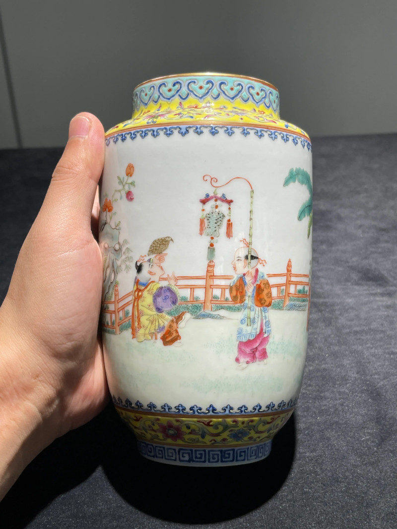 民国 粉彩婴戏纹盖瓶 - 图5