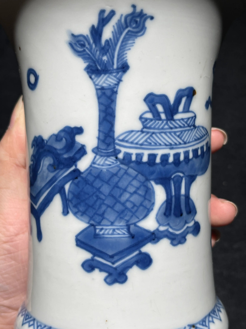 清康熙 青花博古纹笔筒 - 图7