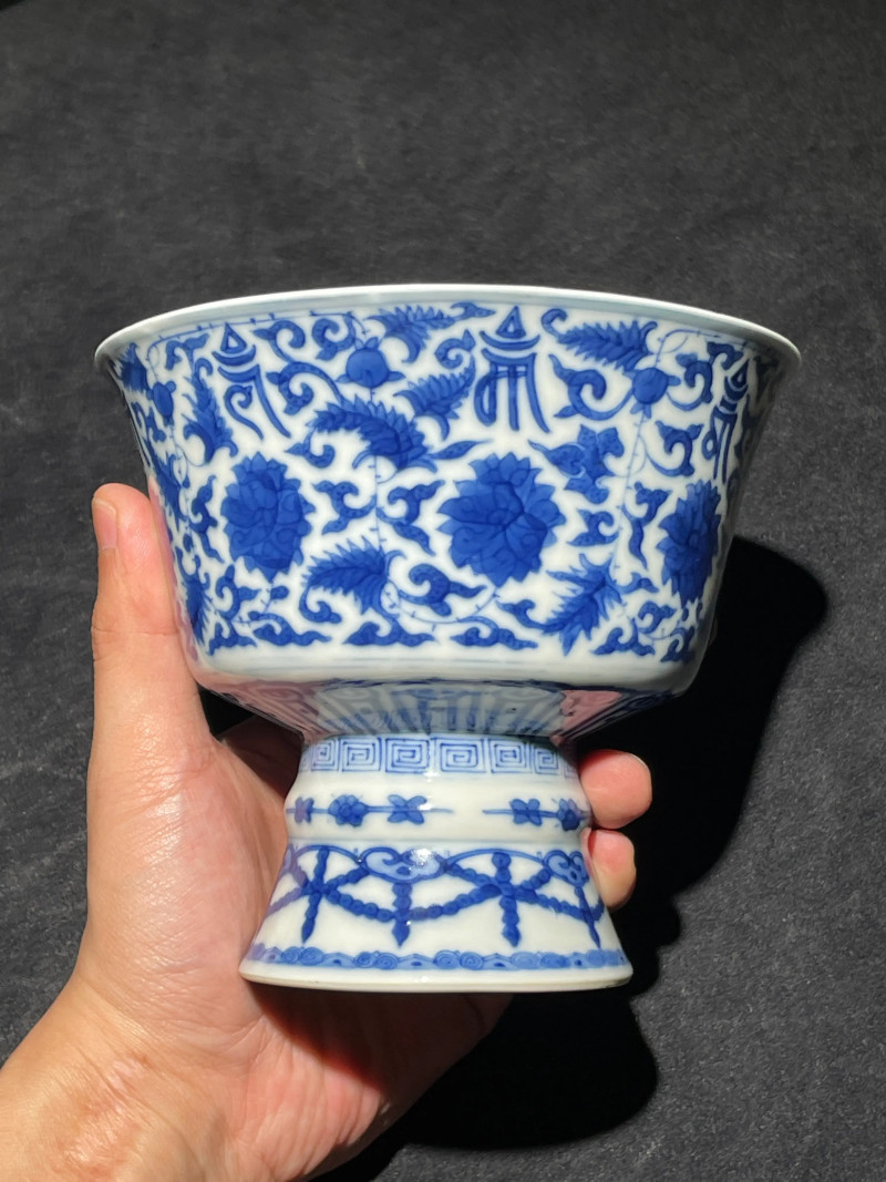 清代 青花花卉纹高足杯 - 图4