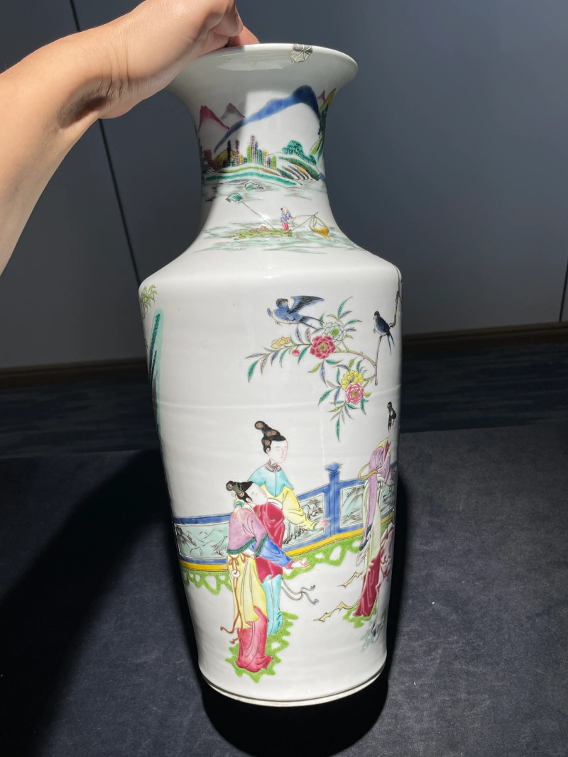清晚期 粉彩隋炀帝观宫人跑马纹软棒槌瓶 - 图5