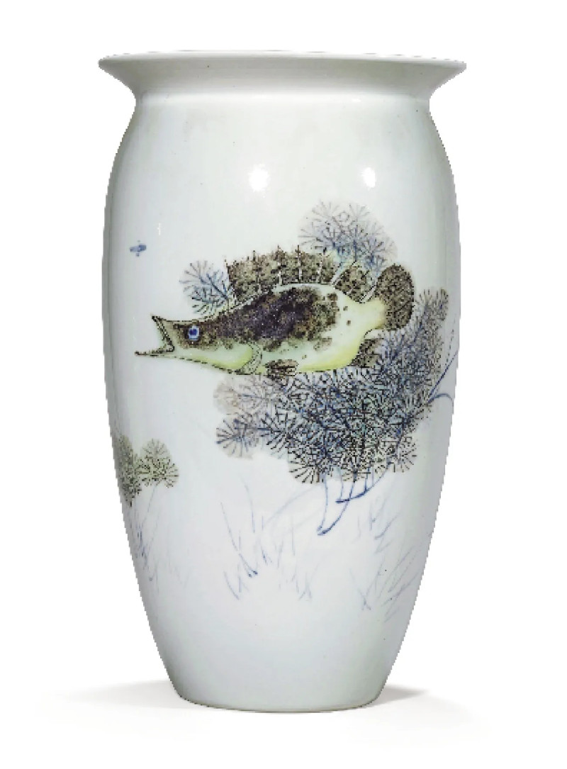2001年 黄昌校画粉彩鱼藻纹大瓶