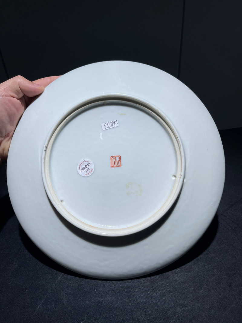 民国 王锡良画粉彩仕女纹大盘 - 图7
