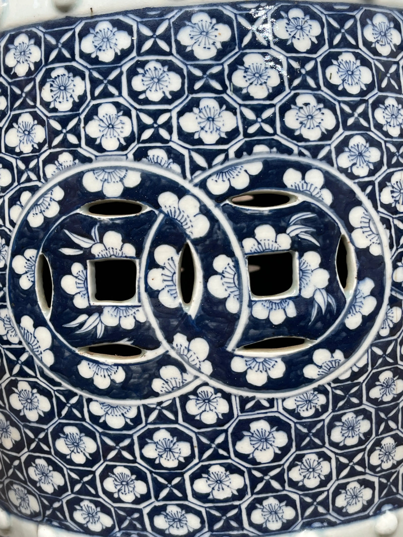 清中期 青花博古纹绣墩 - 图9