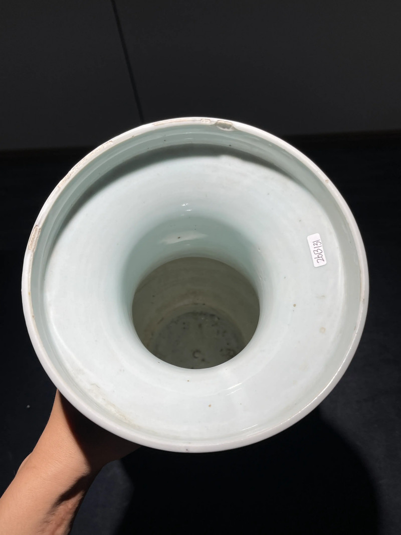 清乾隆 祭蓝描金赤壁赋纹盘口瓶 - 图6