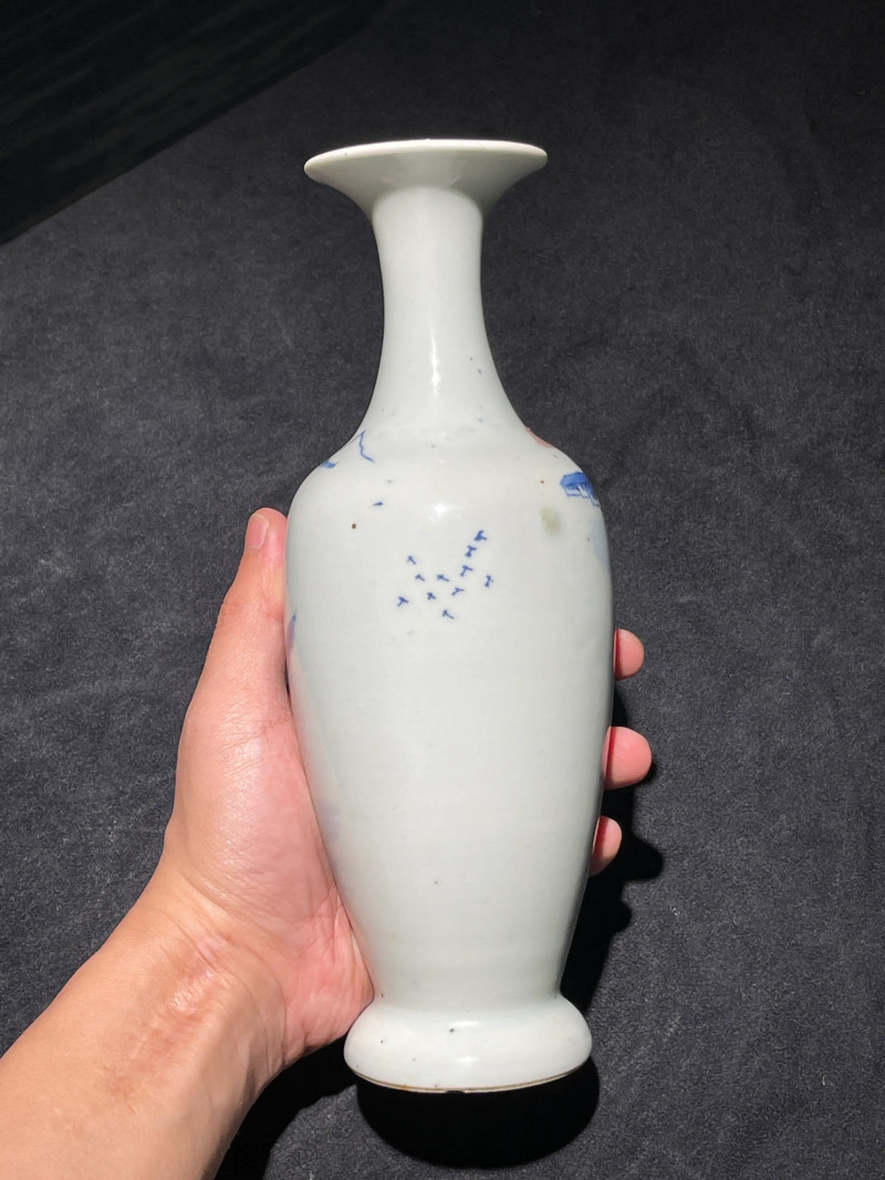 清晚期 青花釉里红山水纹柳叶瓶 - 图4
