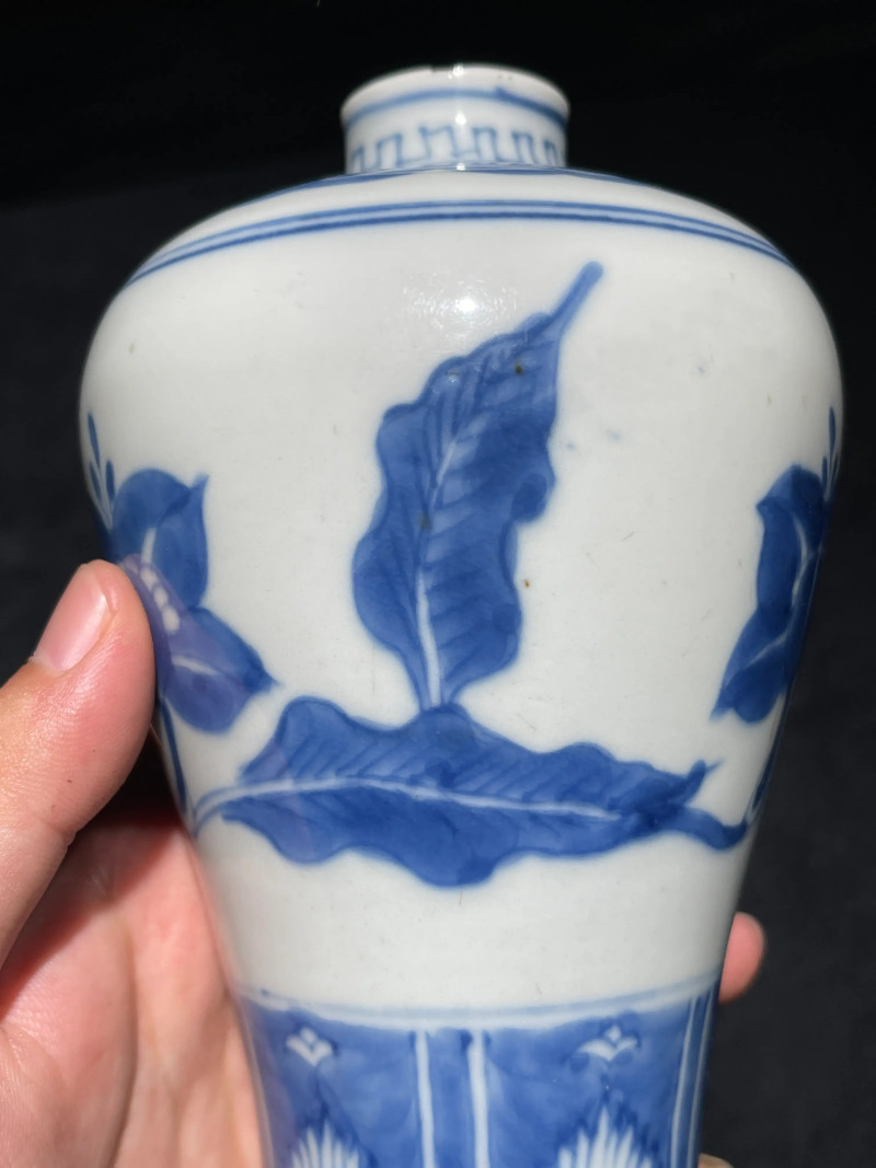 清雍正 青花花卉纹梅瓶 - 图6