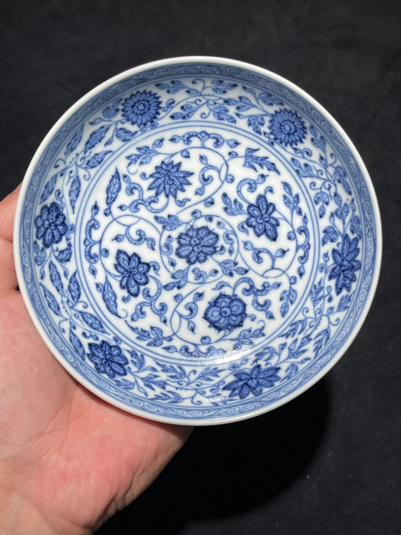 清道光 青花缠枝莲纹盘一对 - 图10