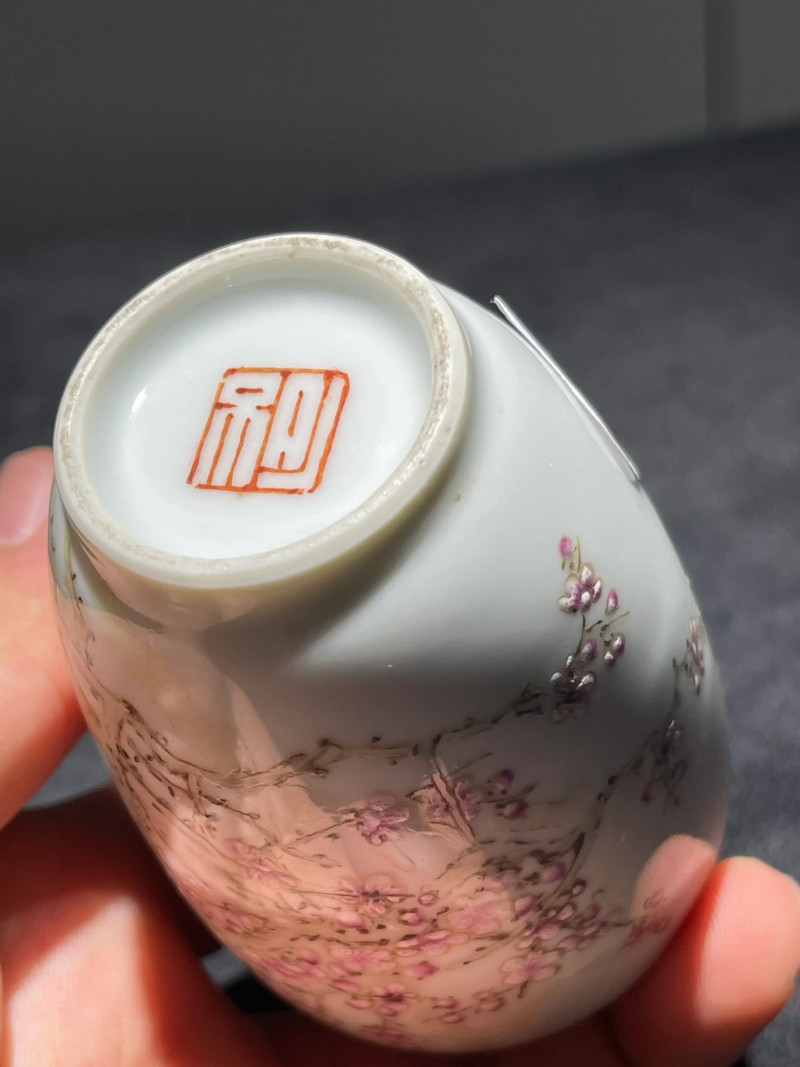 民国 田鹤仙款粉彩梅花纹小瓶 - 图10