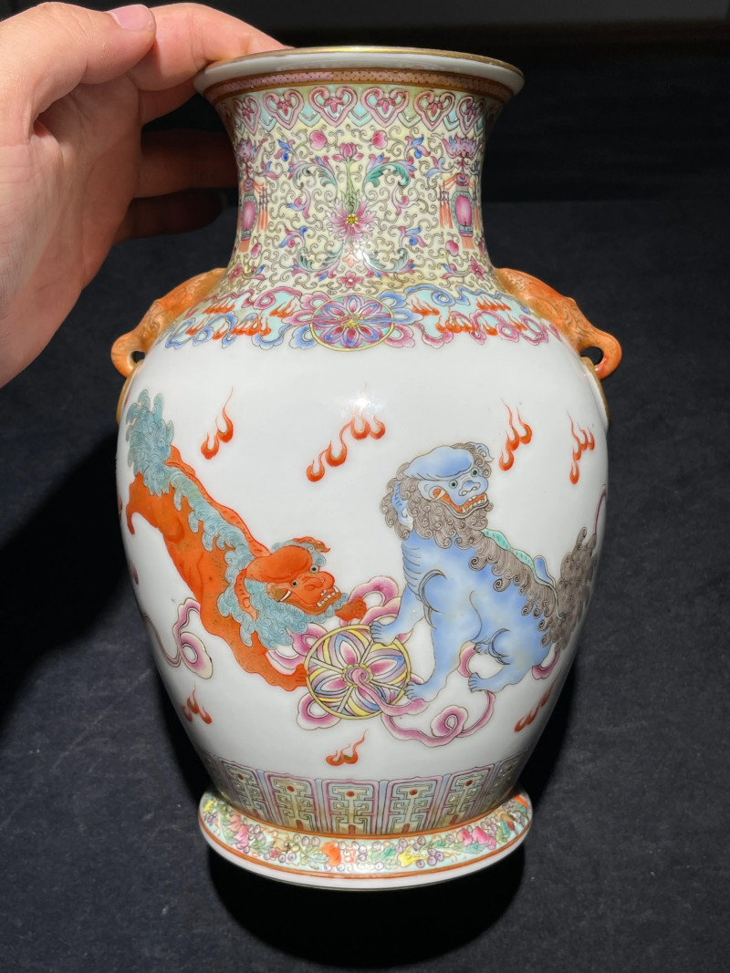 50年代 粉彩狮子绣球纹铺首尊 - 图3
