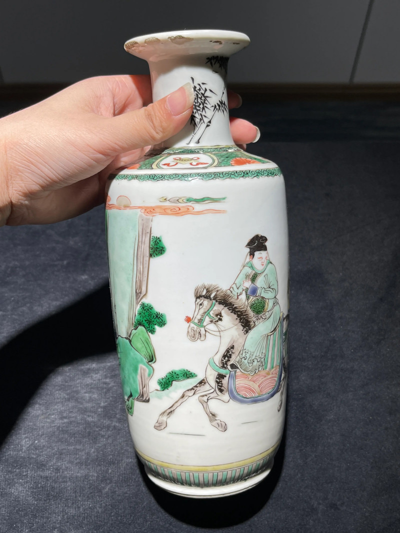 清康熙 五彩人物纹棒槌瓶 - 图3