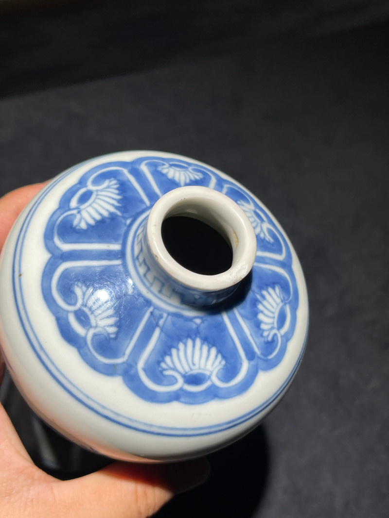 清雍正 青花花卉纹梅瓶 - 图7