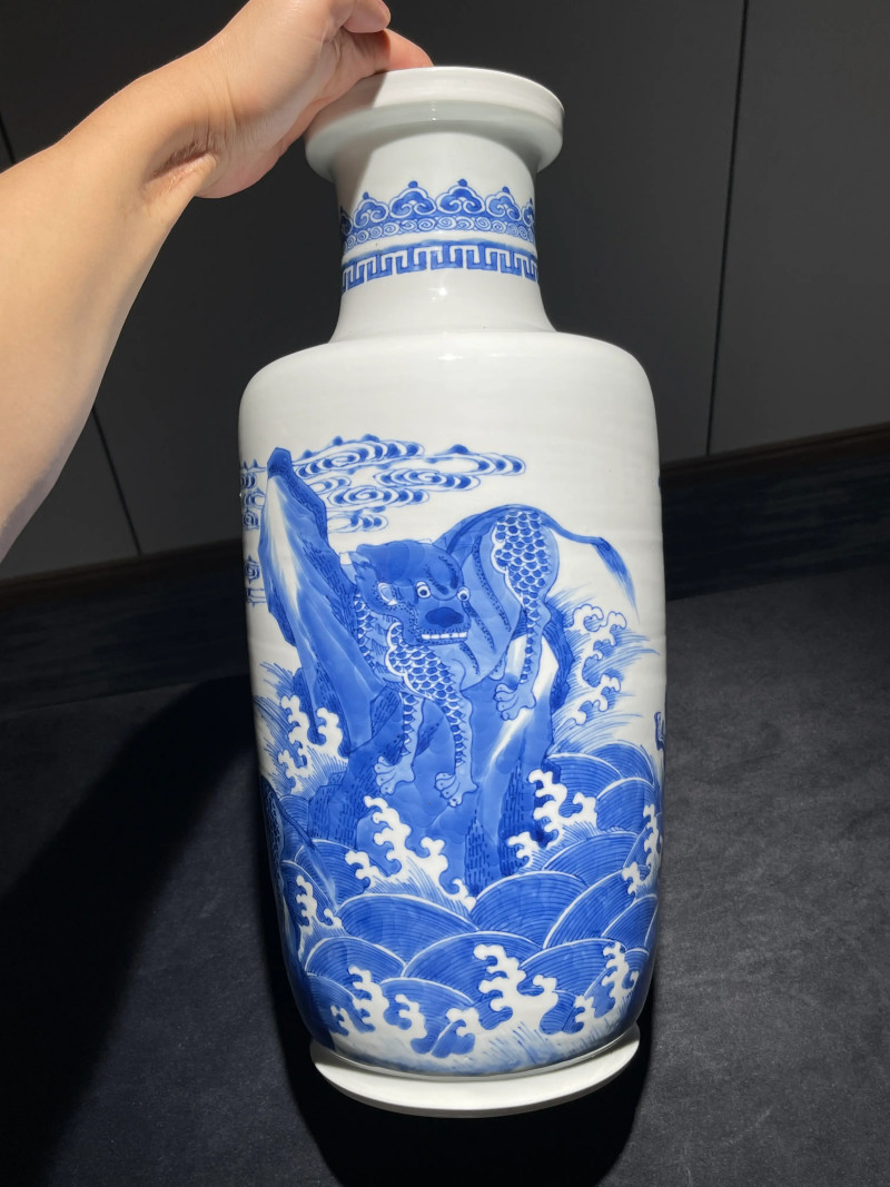 清康熙 青花海水瑞兽纹棒槌瓶 - 图4