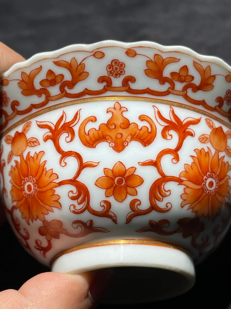 清道光 矾红缠枝莲纹花口茶园 - 图6