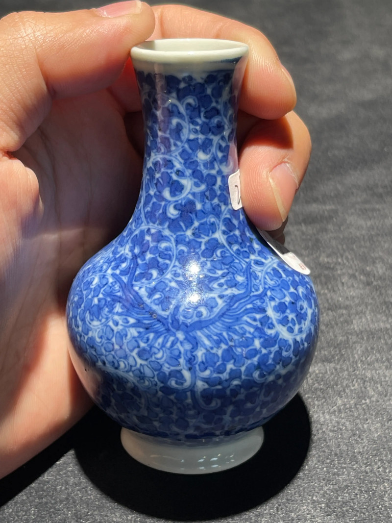 清晚期 青花花卉纹小天球瓶一对 - 图11