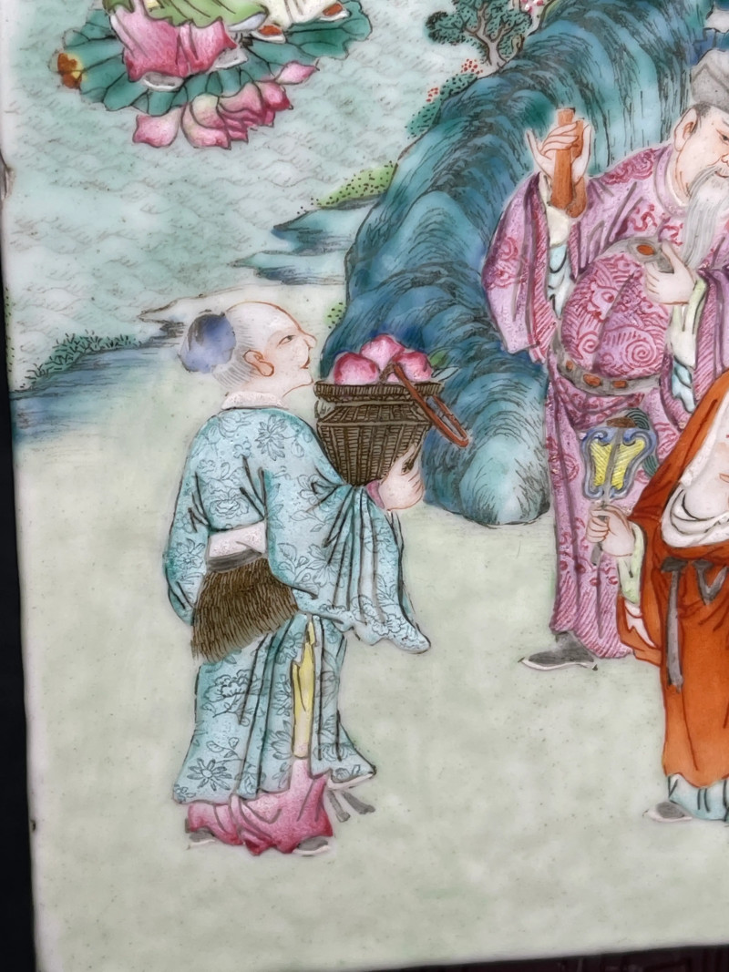 清嘉庆 粉彩群仙祝寿纹琮式瓶 - 图7