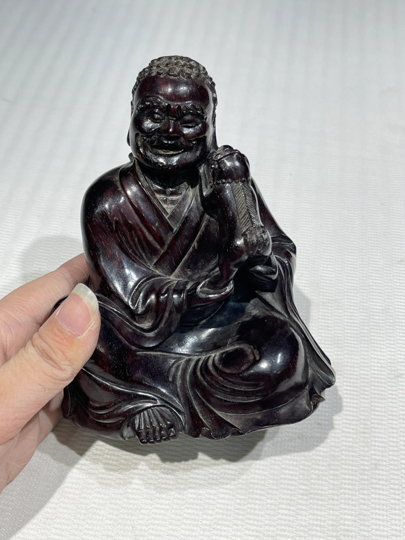 清代 紫檀木雕伏虎罗汉 - 图2