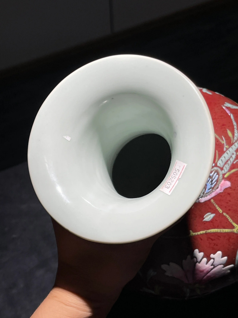 清中期 红釉加彩花卉纹观音瓶 - 图8