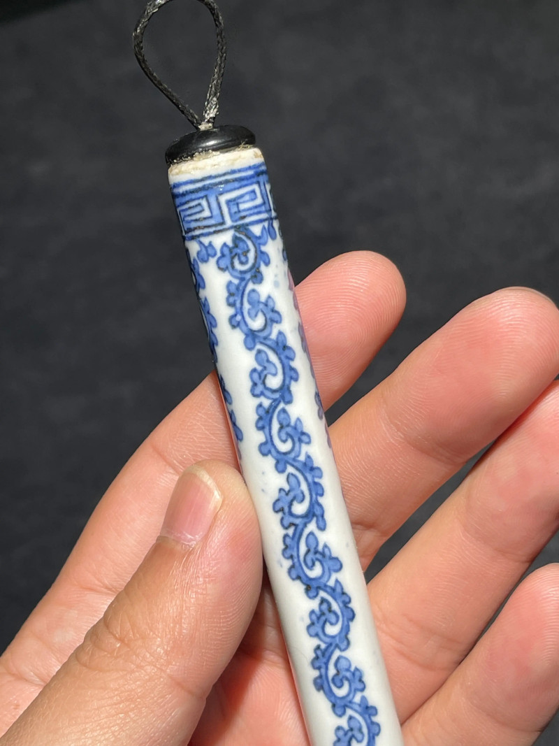明万历 青花花卉纹毛笔 - 图5