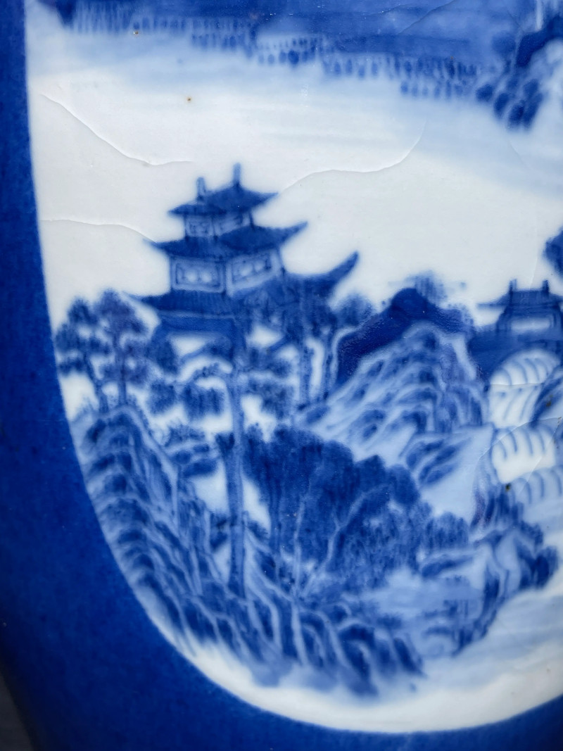 清晚期 洒蓝开光青花山水纹盖罐 - 图4