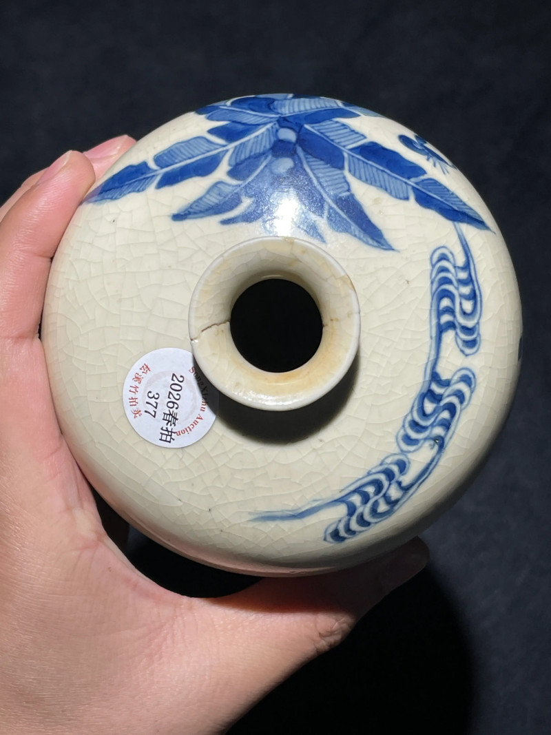 清晚期 浆胎青花折桂图梅瓶一对 - 图9
