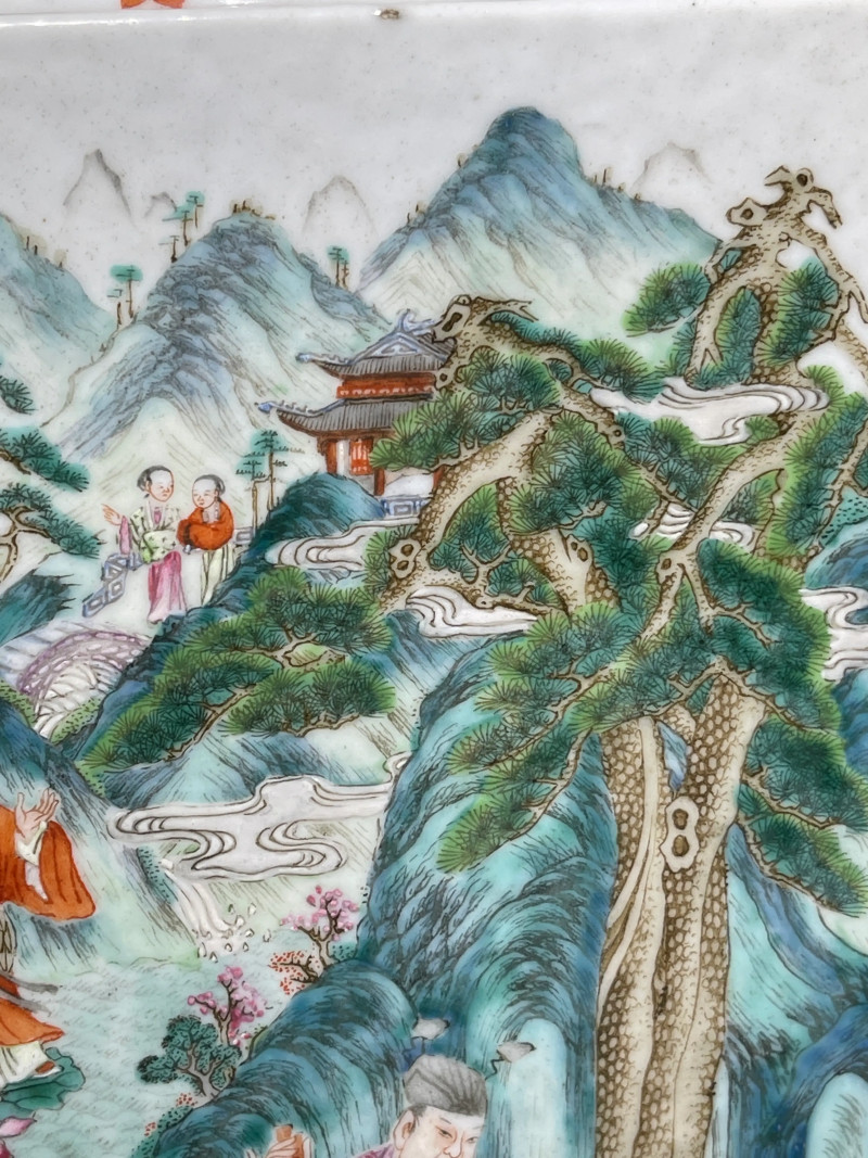 清嘉庆 粉彩群仙祝寿纹琮式瓶 - 图9