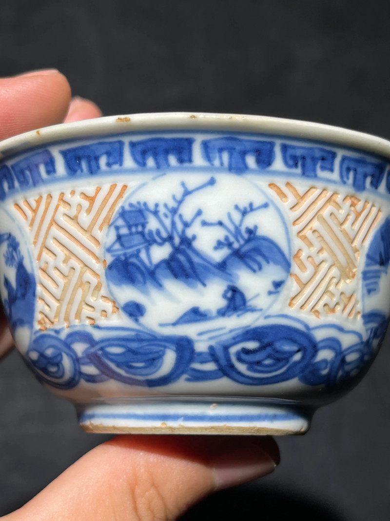 明晚期 青花人物暗刻万字纹杯 - 图5