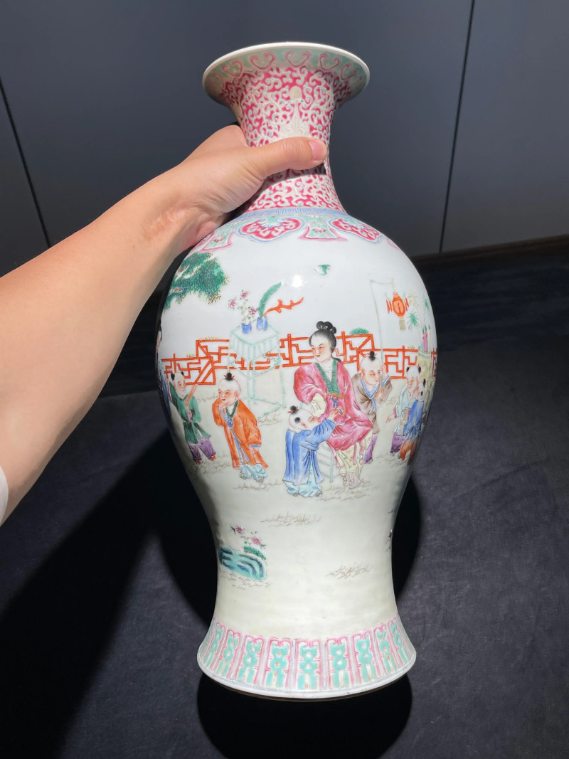 民国 粉彩婴戏纹观音瓶 - 图3