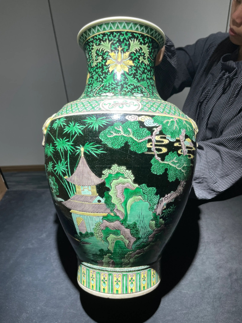 清晚期 墨地素三彩竹林七贤纹铺首尊 - 图6
