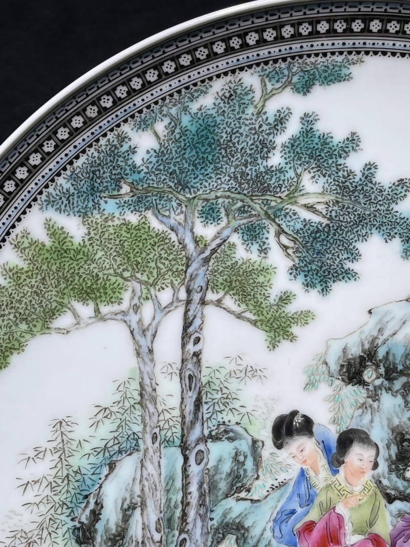 民国 李兆麟画粉彩仕女纹大盘 - 图5