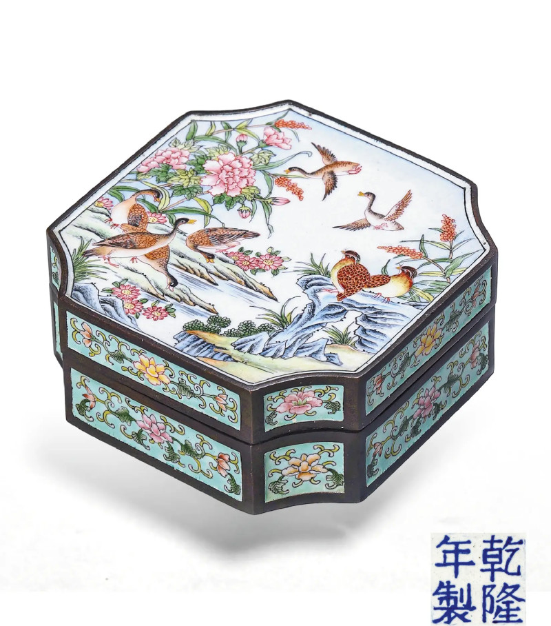 清代 铜胎画珐琅芦雁纹四方倭角盖盒