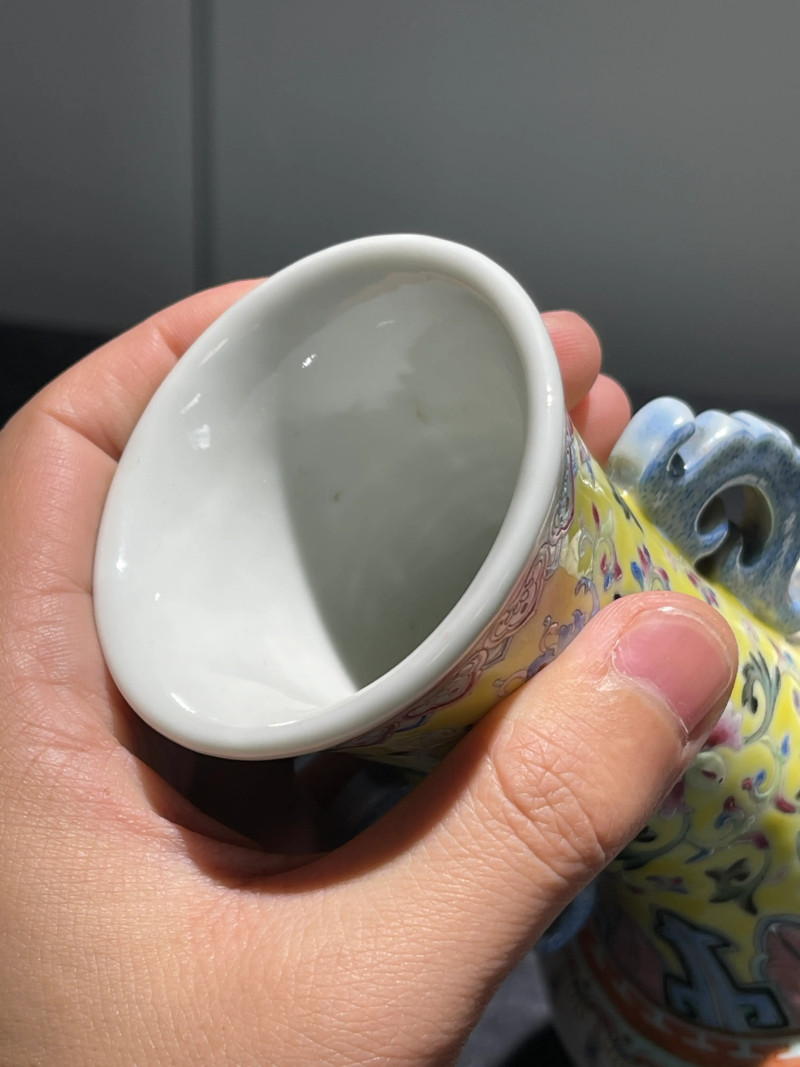 民国 粉彩婴戏纹双耳瓶一对 - 图10