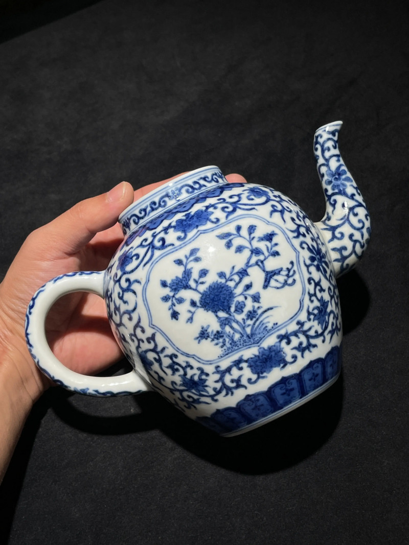 清道光 青花花卉纹执壶 - 图4